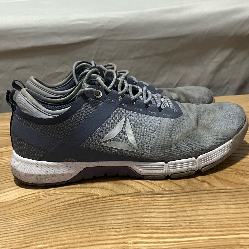 Women’s Reebok CrossFit Shoes size 8.5 - Picture 2 of 5